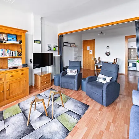2 A 4 Personnes Au Centre Du Village Apartament *